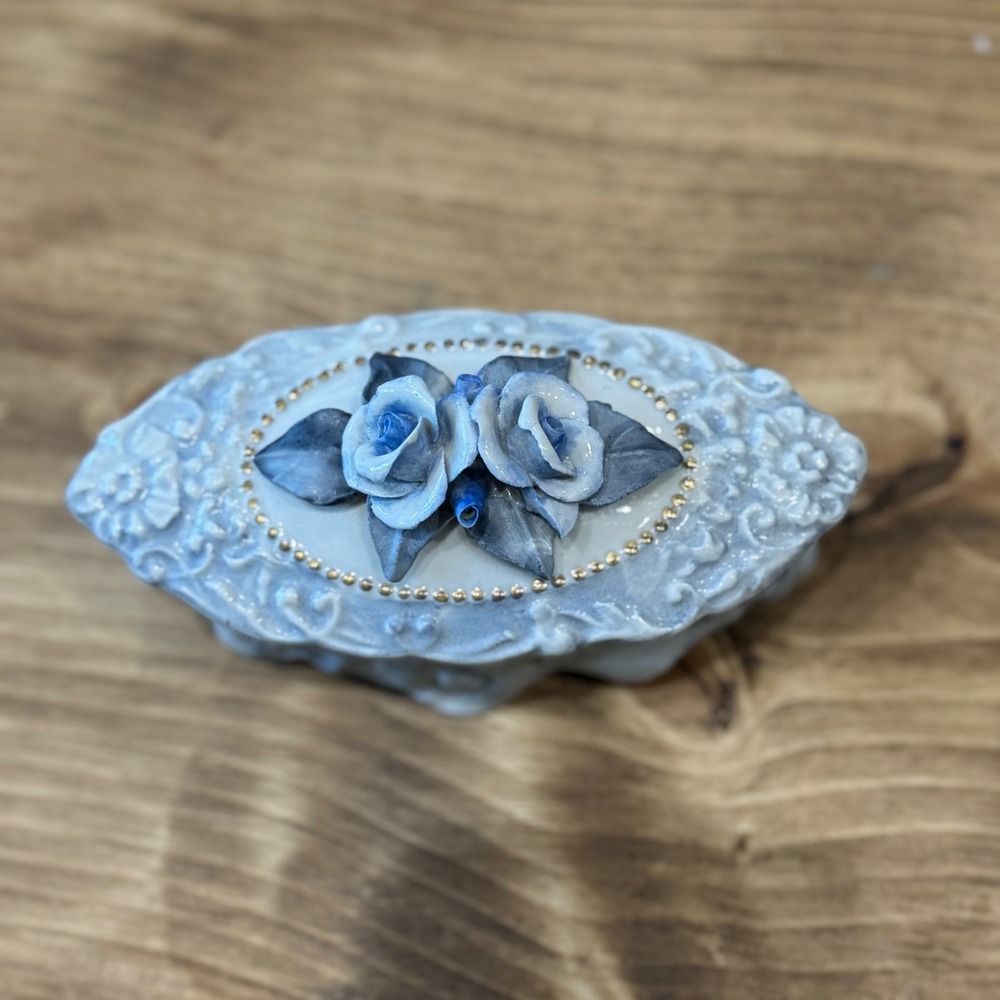 Antique Corday White Porcelain Oval Trinket Box 3D Floral Lid Victorian Rare - Picture 8 of 12